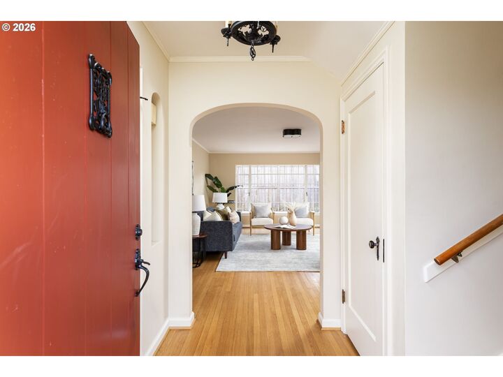 Property Photo:  1128 NE Knott St  OR 97212 