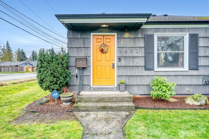 Property Photo:  4802 S Grove Place  WA 98409 