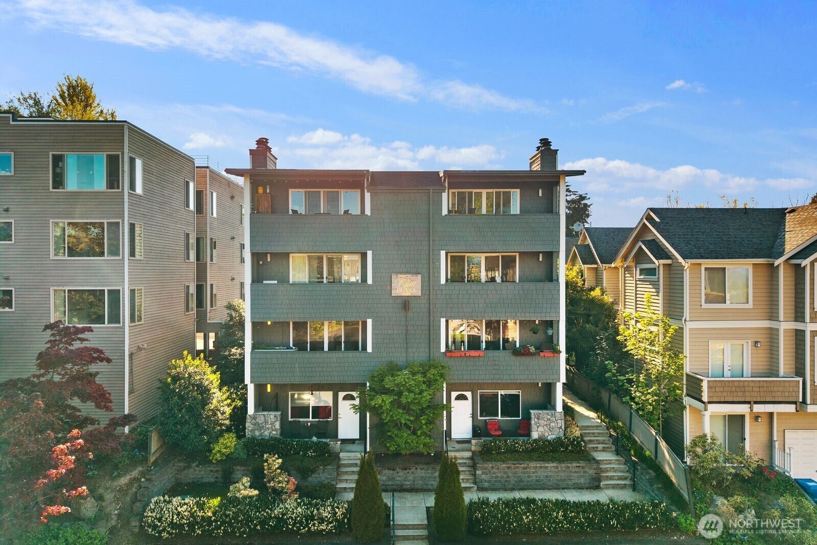 Property Photo:  1729  18th Avenue 201  WA 98122 