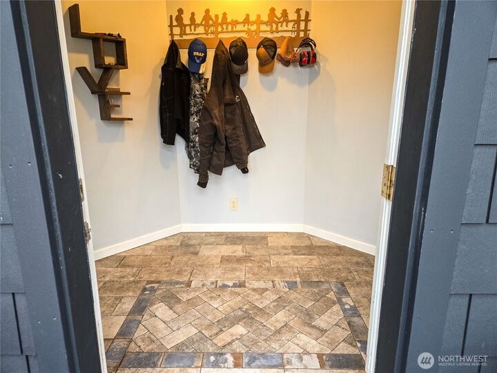 Property Photo:  15  Anfair Lane  WA 99118 