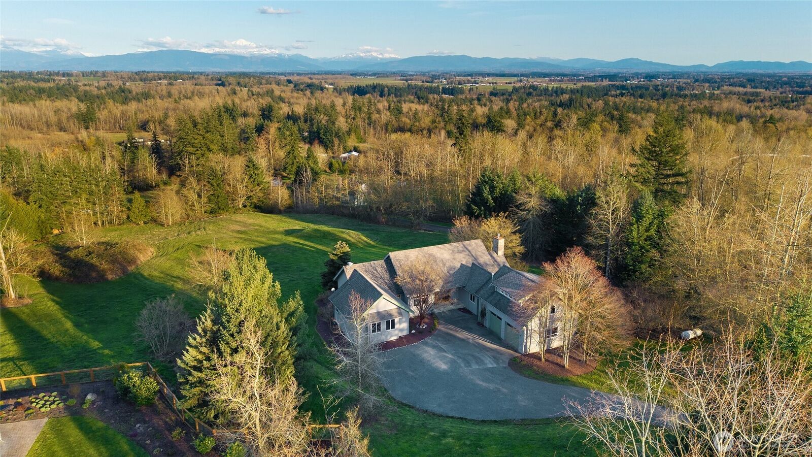 Property Photo: 2818 Stein Hill Lane WA 98240
