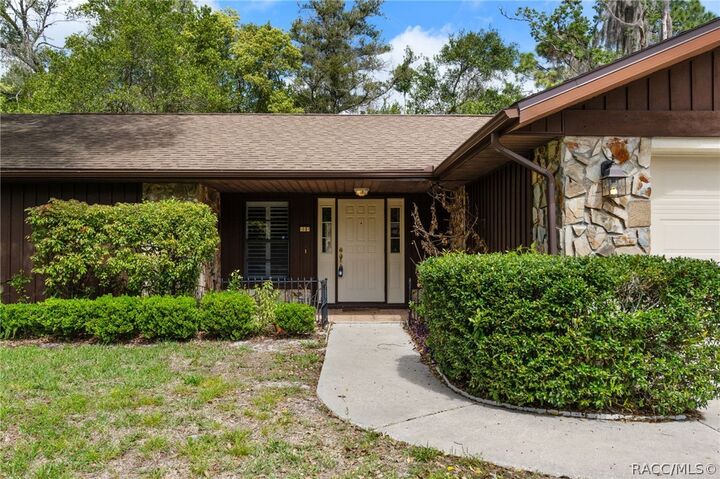 Property Photo:  10 Sycamore Circle  FL 34446 