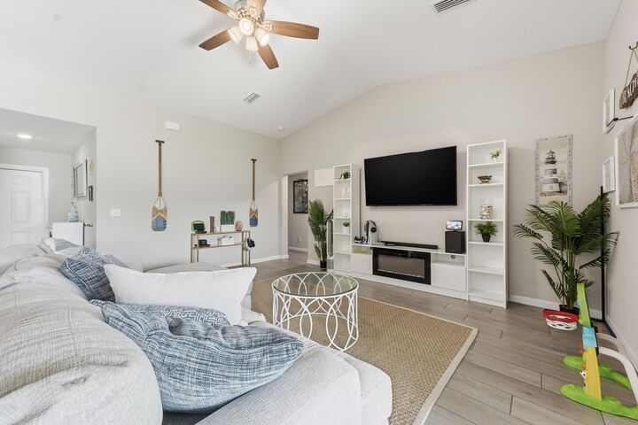 Property Photo:  1967 SW Beard Street  FL 34953 