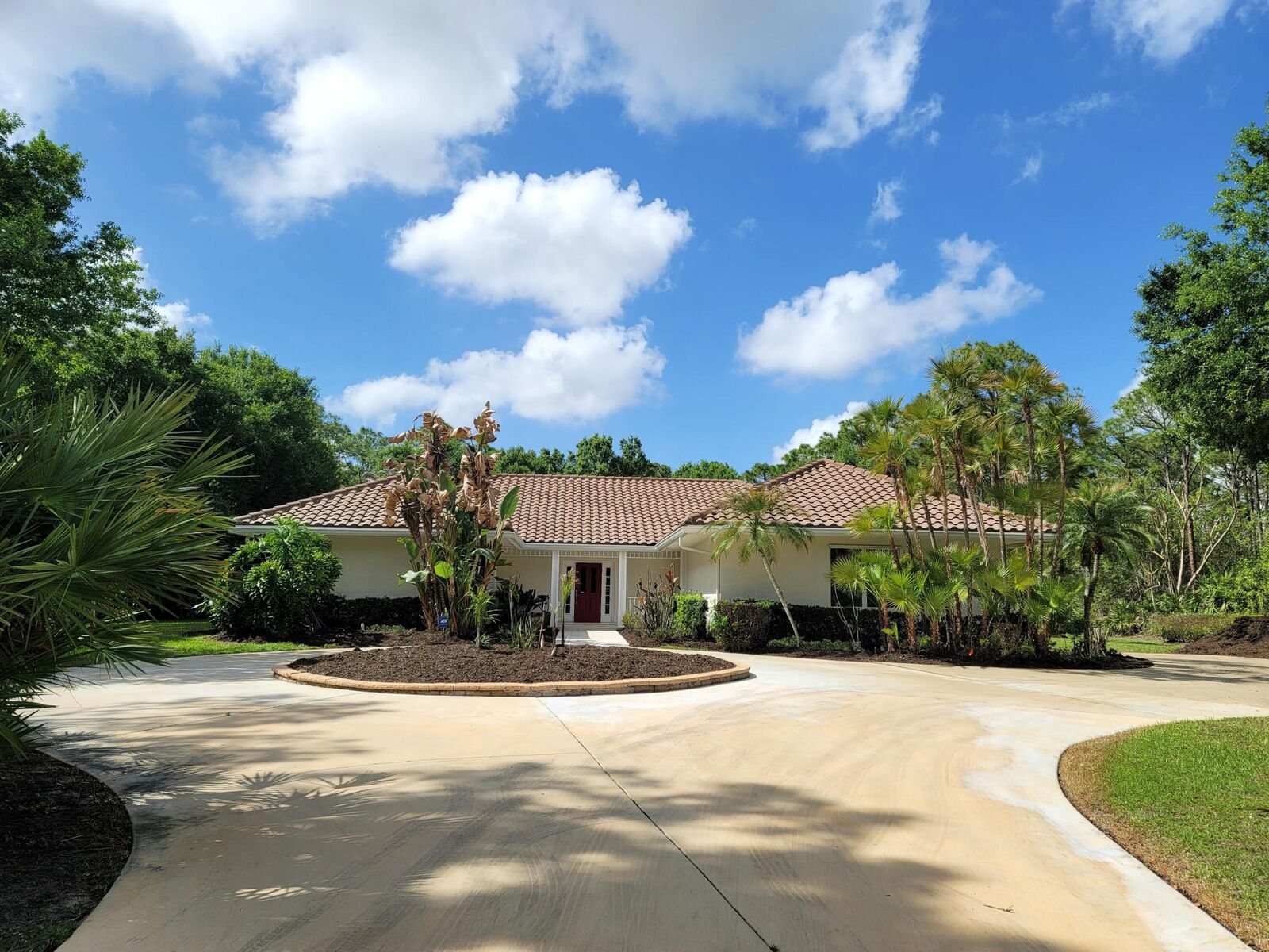 Property Photo:  7922 Steeplechase Court  FL 34986 