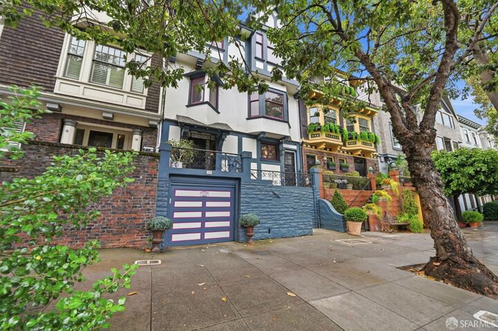 Property Photo:  72 Castro Street  CA 94114 