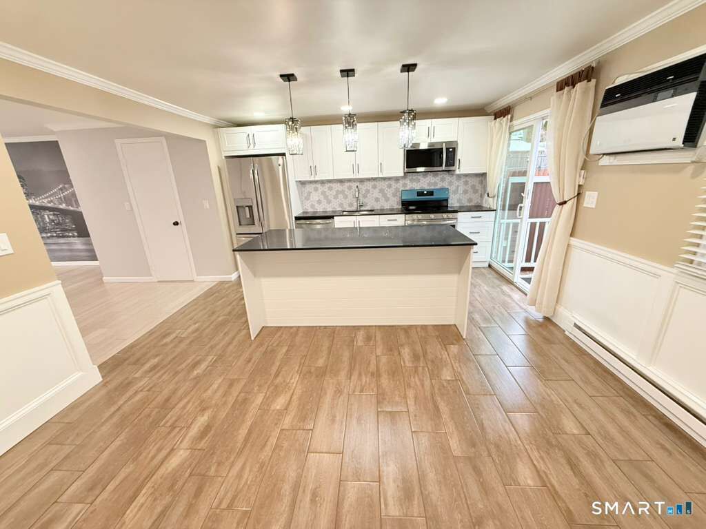 Property Photo: 8 Avon Lane CT 06907