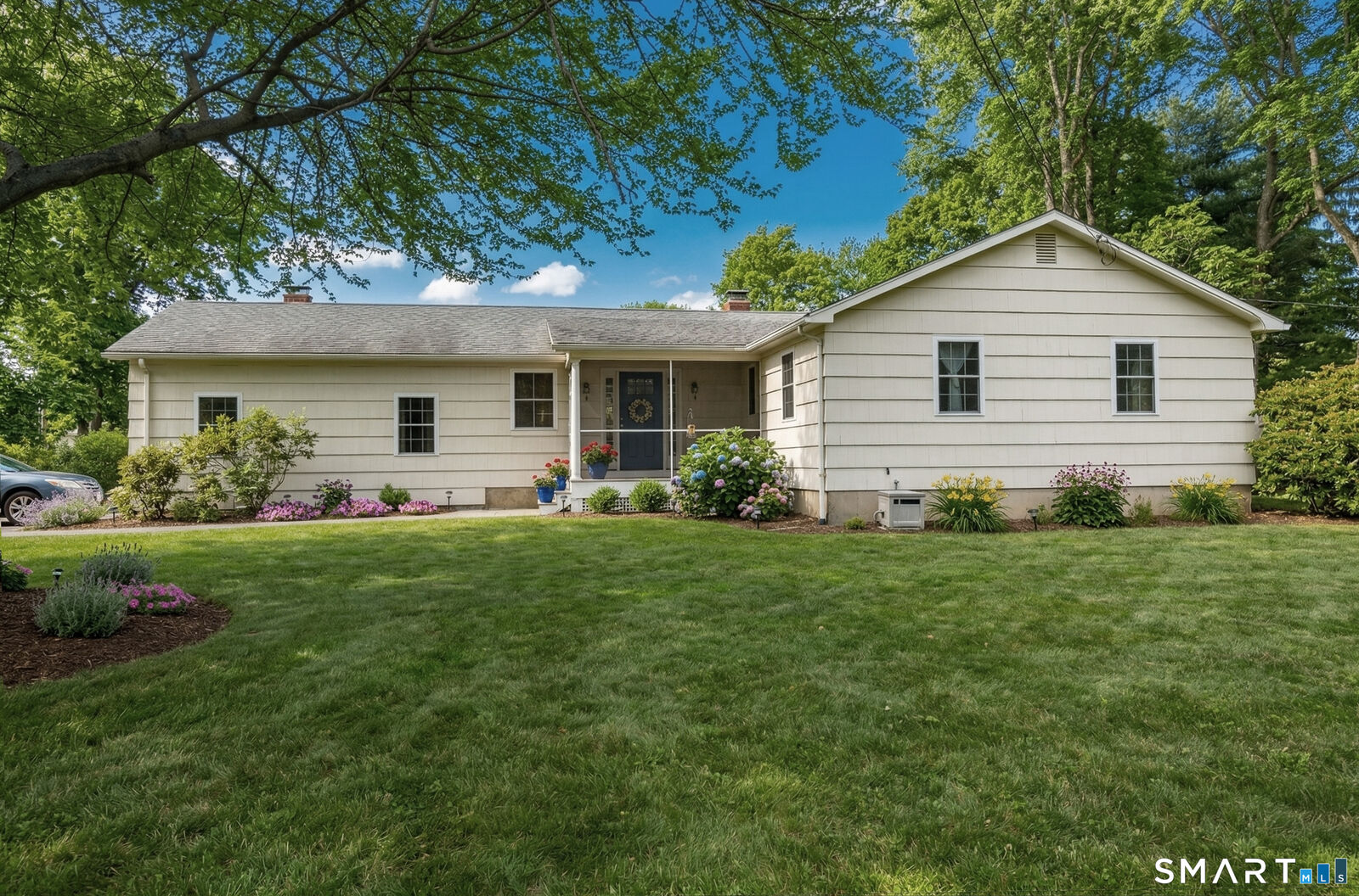 Property Photo: 23 Meadowood Lane CT 06475