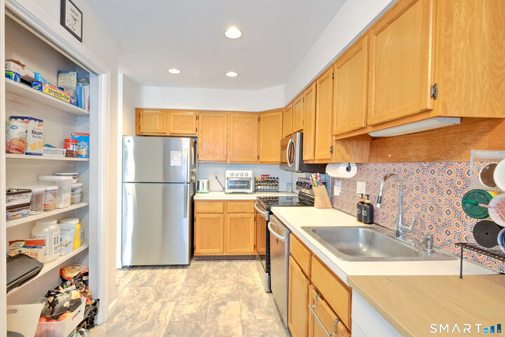 Property Photo:  81 Deer Run 81  CT 06801 