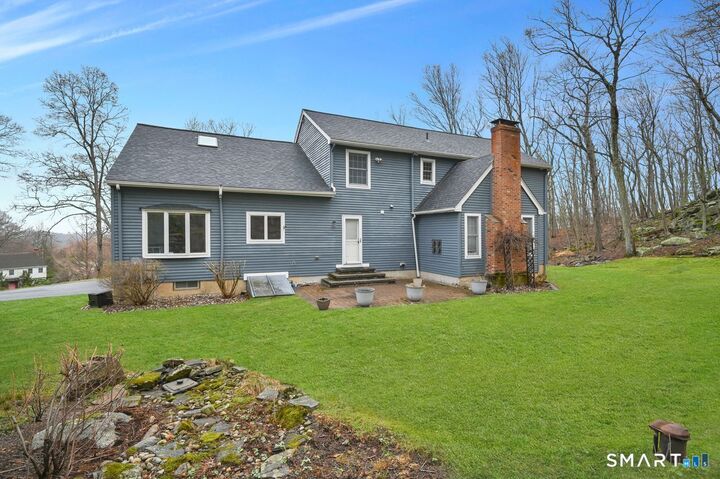 Property Photo:  104 Old Farms Road  CT 06073 