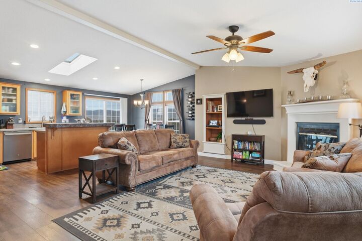 Property Photo: 61610 N Whan Rd WA 99320