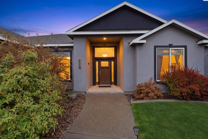 Property Photo:  408 Liberty Lane  WA 99352 