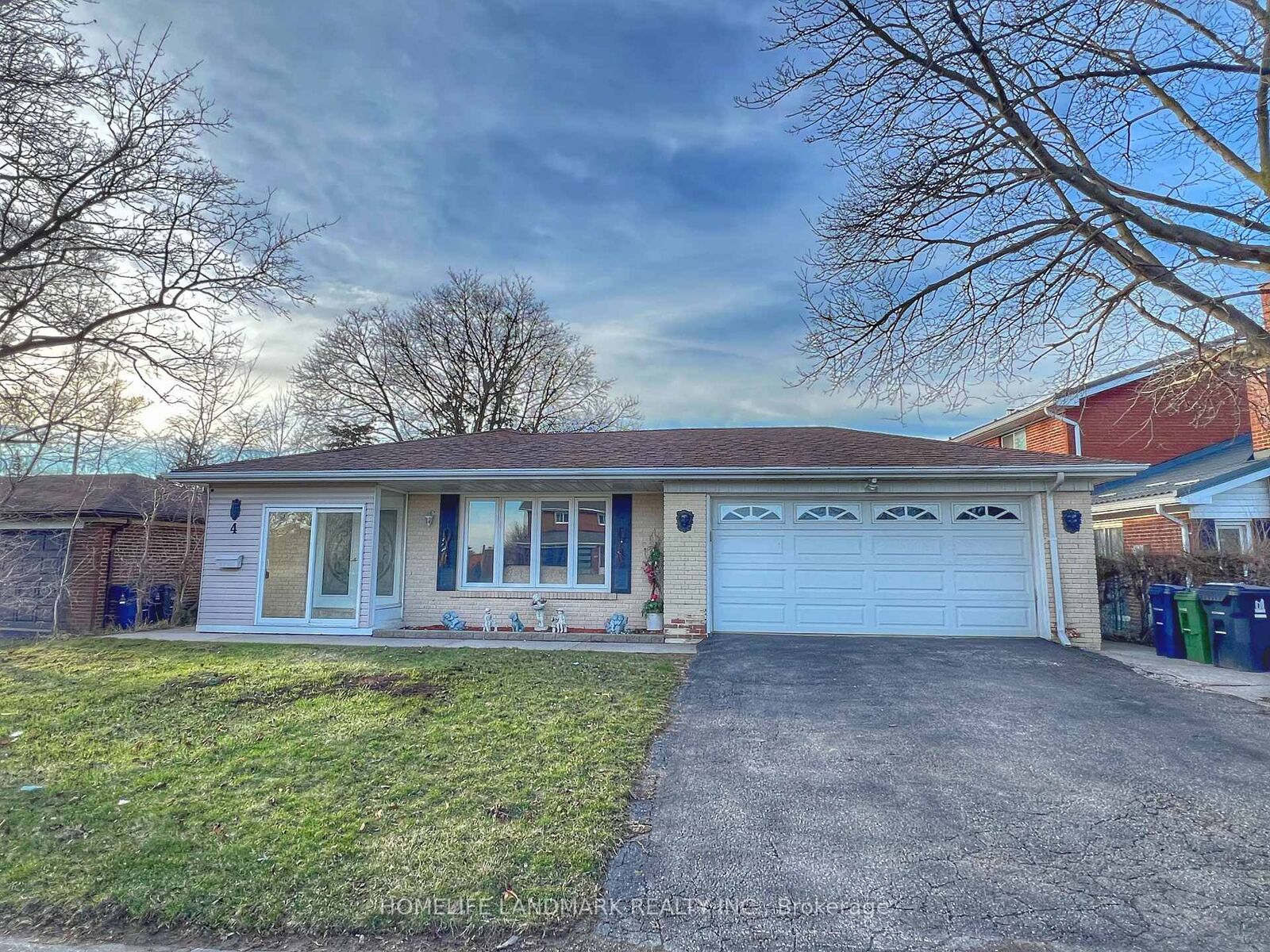 Property Photo: 4 Ferncrest Gate ON M1W 1C2