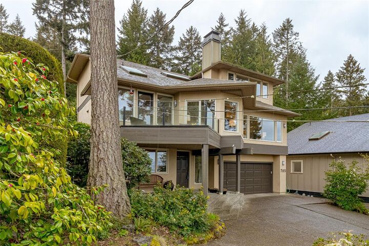Property Photo:  765 Sea Dr  BC V8M 1B1 