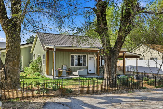 Property Photo:  360 E Sandy Park Cir  UT 84047 