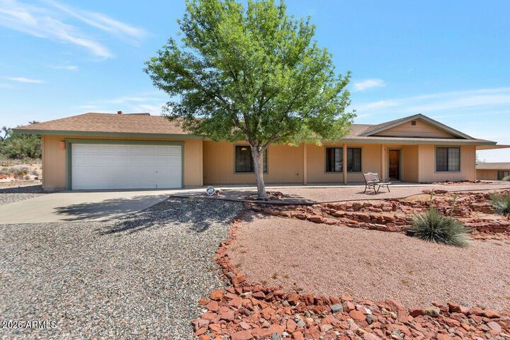 Property Photo:  949 Rabbit Run  AZ 86324 