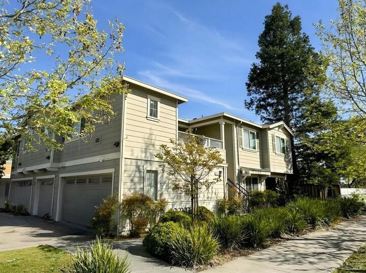 Property Photo: 2476 2480 Avignon Circle CA 95403