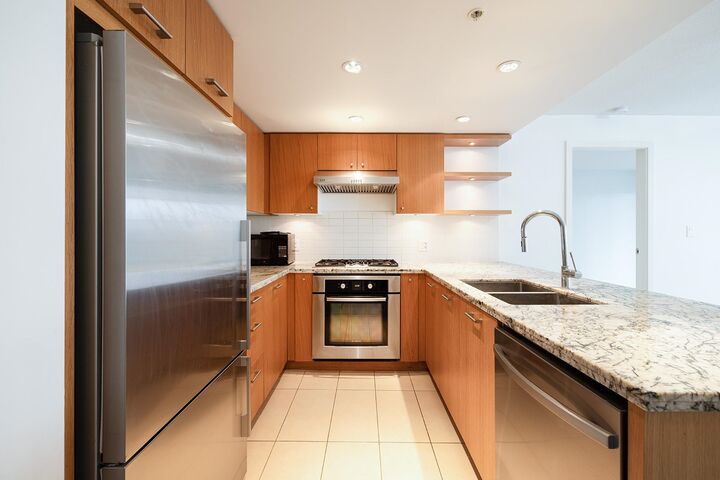 Property Photo: 1455 George Street 901 BC V4B 0A9