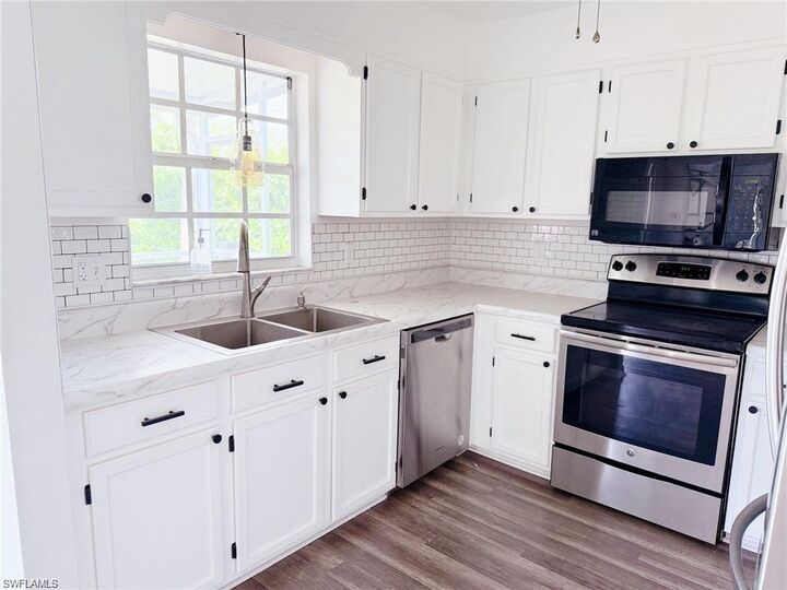 Property Photo:  4211 Cindy Ave  FL 34112 