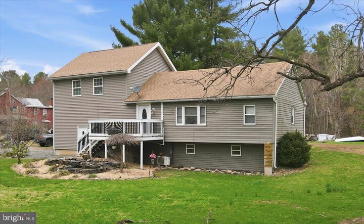 Property Photo: 1544 County Park Road PA 18331