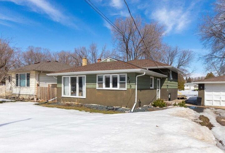 Property Photo:  313 Drury Avenue  MB R2V 4T3 