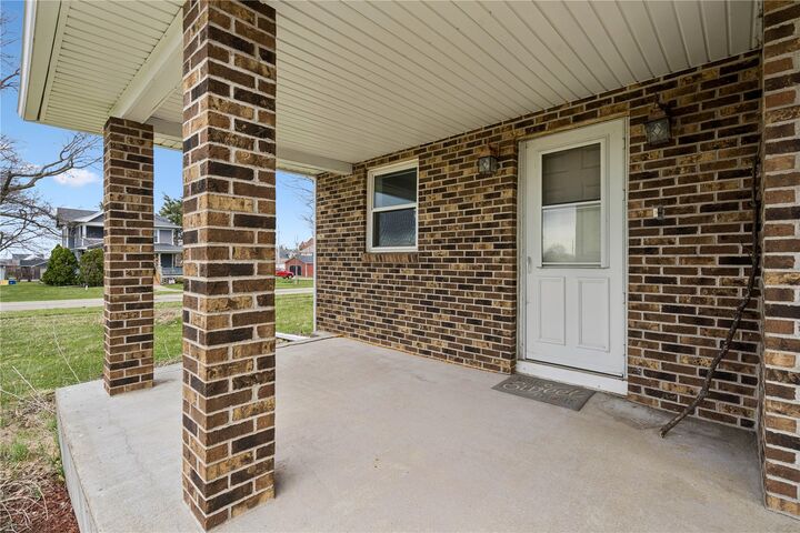 Property Photo:  207 6th Street  IA 52346 