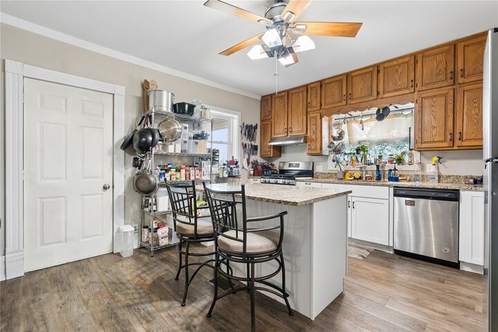 Property Photo: 207 6th Street IA 52346