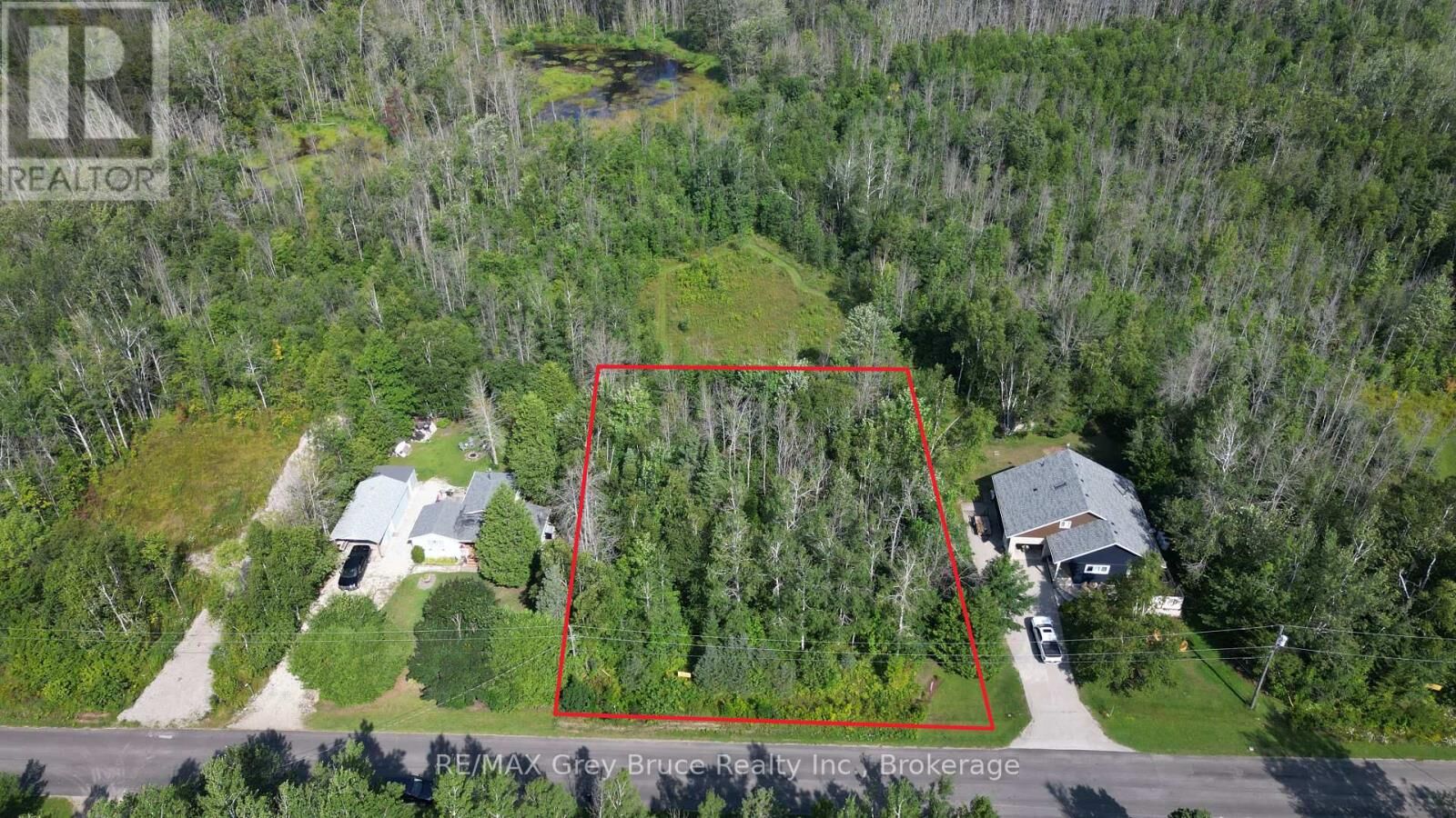 Property Photo:  127 Maple Drive  ON N0H 1Z0 
