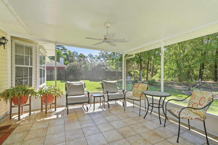 Property Photo:  6601 Codell Street  FL 32566 