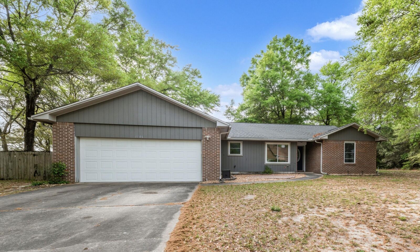 Property Photo: 1106 Courington Court FL 32578