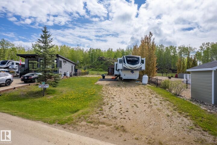 Photo de la propriété:  53509 Rge Road 60 106  AB T7Y 0B5 