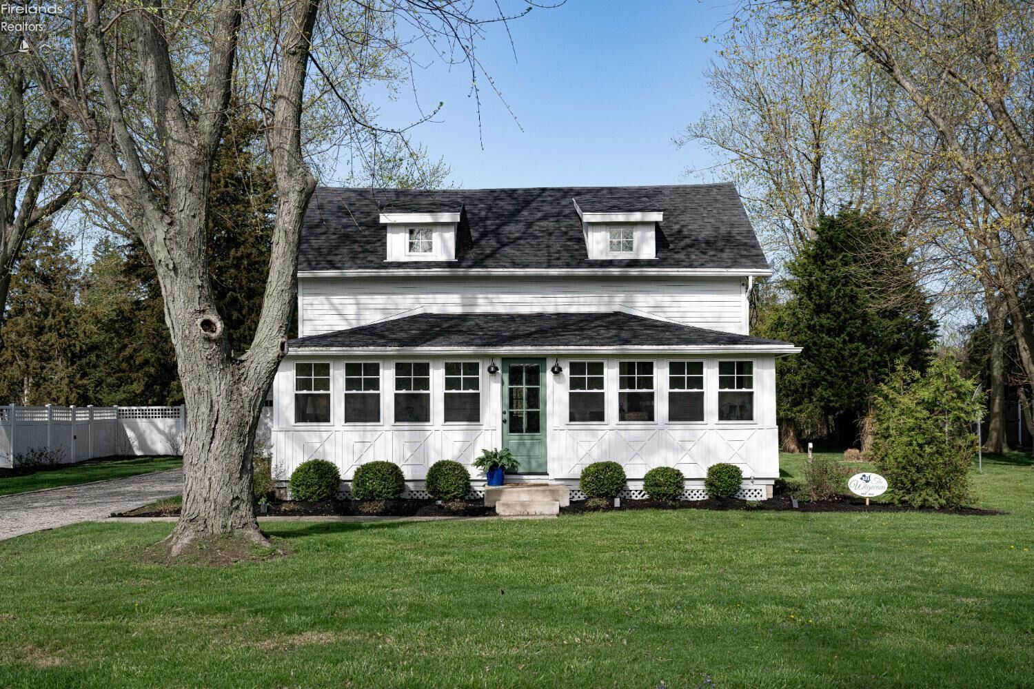 Property Photo:  321 Harbor Lane  OH 43438 