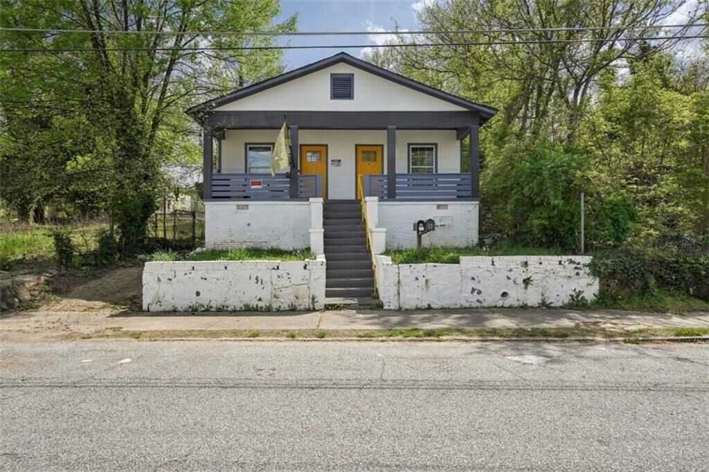 Property Photo: 862 Mitchell Street GA 30314