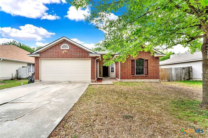 Property Photo: 140 Riley Cove TX 78640