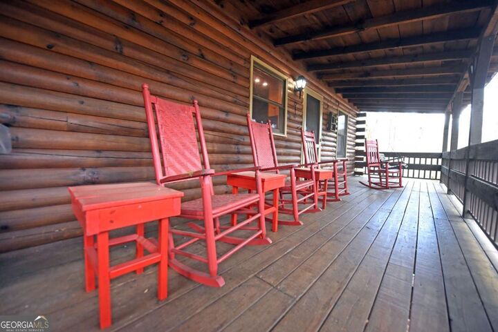 Property Photo:  545 Laurel Circle  GA 30513 