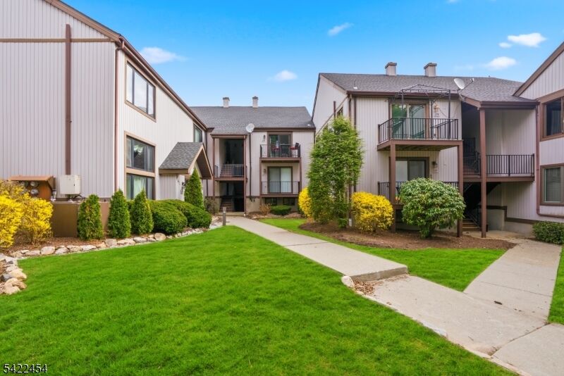 Property Photo: 15276 Aspen Ct 276 NJ 07874