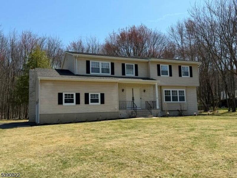 Property Photo:  4 Parkview Dr  NJ 07876 