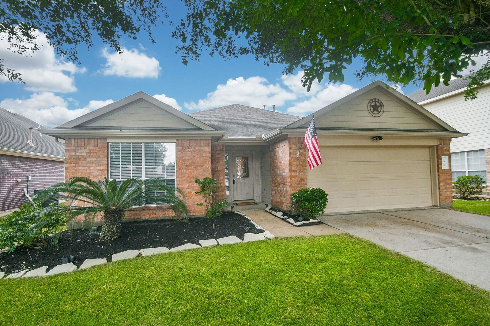 Property Photo:  1910 Plum  Creek Lane  TX 77489 