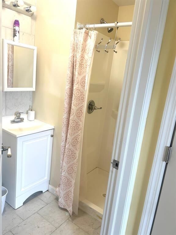 Property Photo:  22 Liberty Ave 3D  NJ 07306 