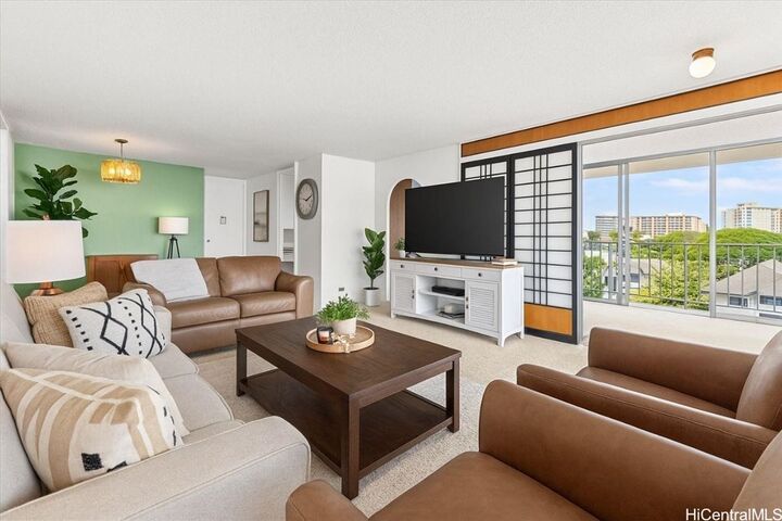 Property Photo: 1325 Wilder Avenue 5 Makai HI 96822