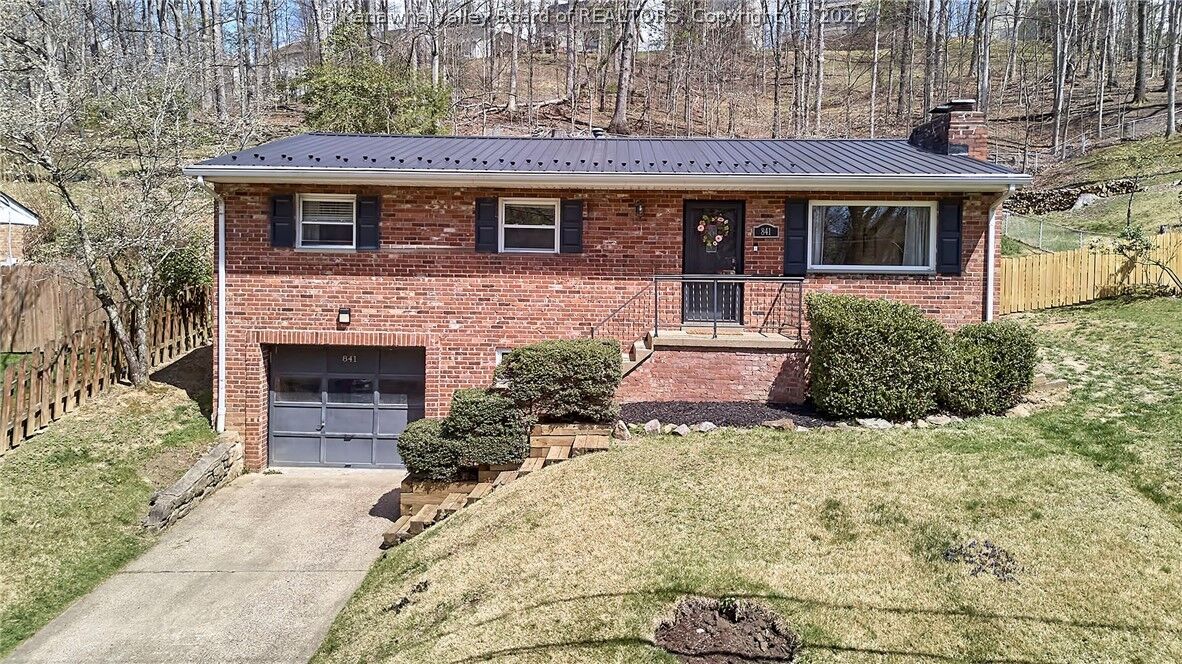 Property Photo: 841 Daverton Road WV 25303