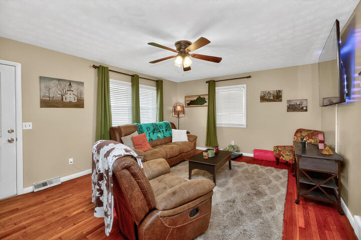 Property Photo:  354 Mark Avenue  KY 40422 