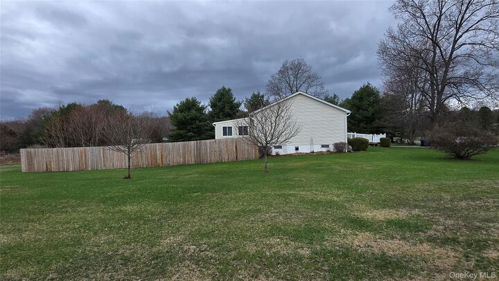 Property Photo:  5 Meadows Court  NY 12580 