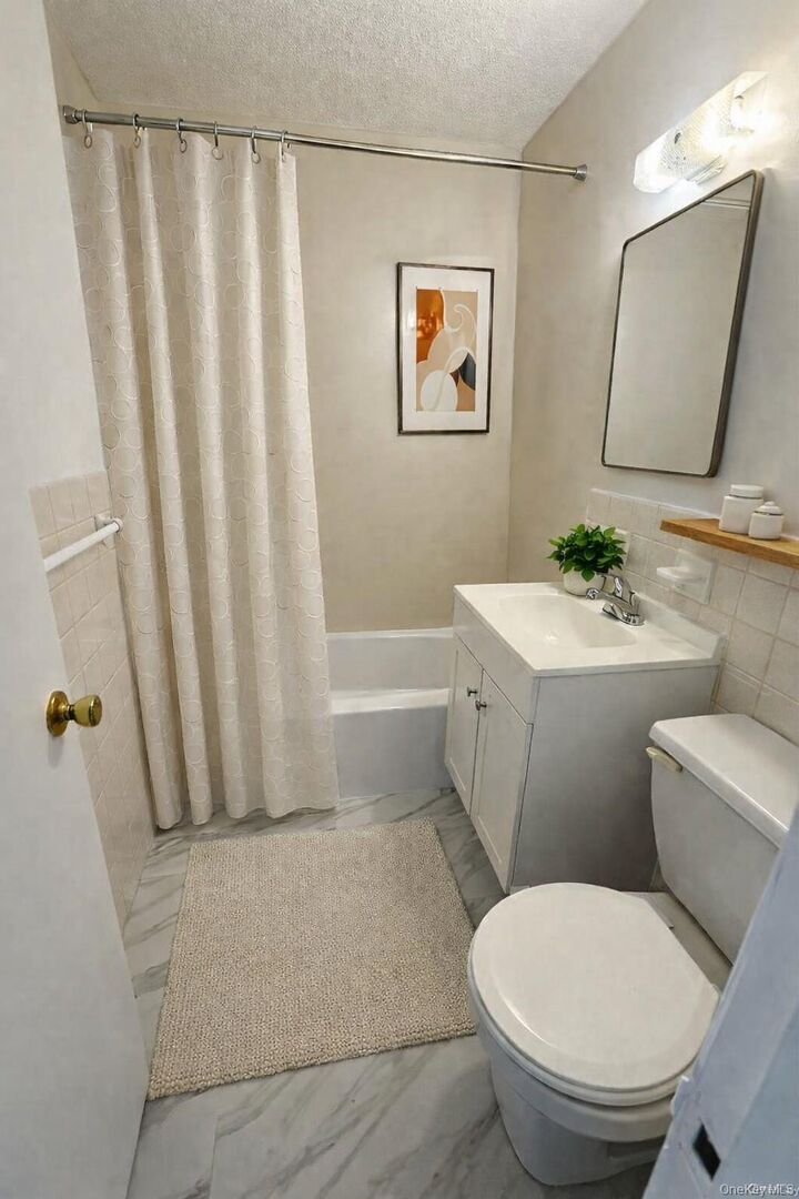 Property Photo:  1966 Newbold Avenue 405  NY 10472 