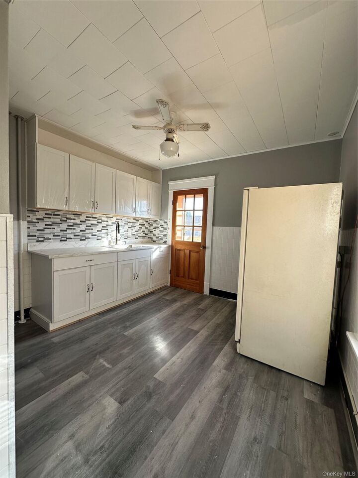 Property Photo:  9 Elizabeth Street 2  NY 12771 