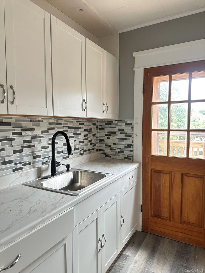 Property Photo:  9 Elizabeth Street 2  NY 12771 