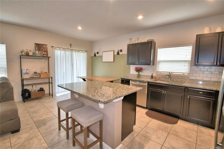 Property Photo:  542 Eagle Landing Boulevard  FL 33880 