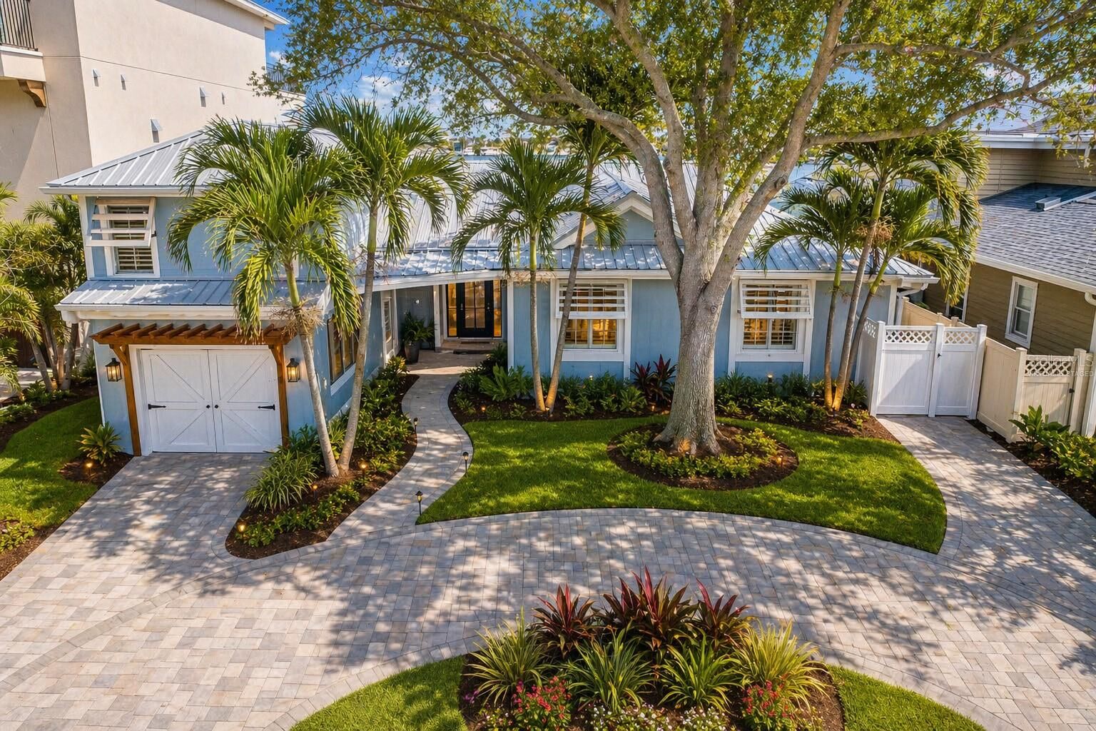 Property Photo:  845 Bay Esplanade  FL 33767 