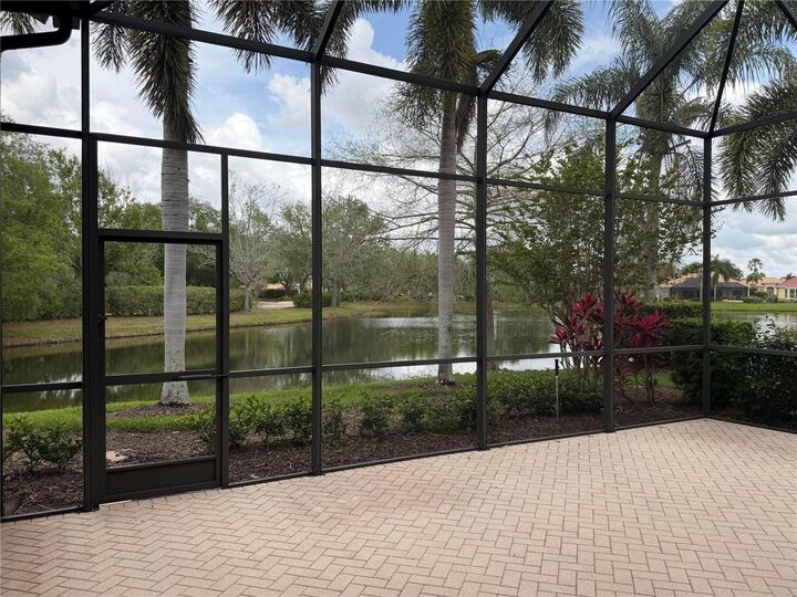 Property Photo:  7134 Whitemarsh Circle  FL 34202 