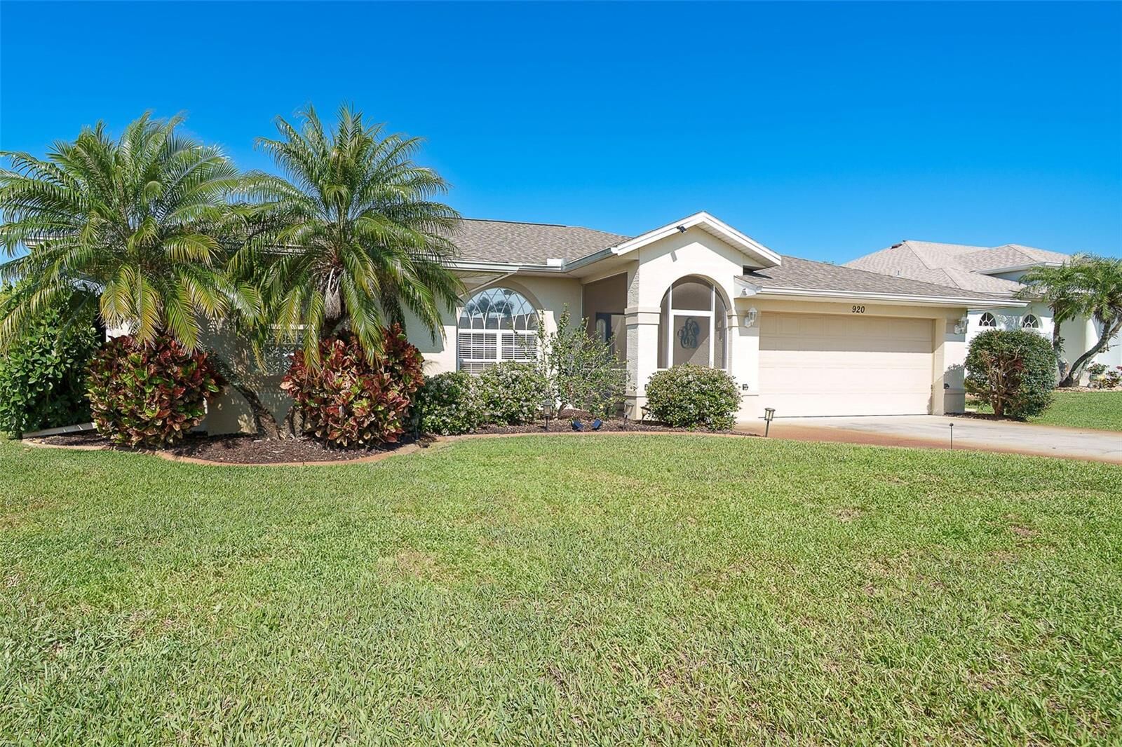 Property Photo: 920 Rotonda Circle FL 33947