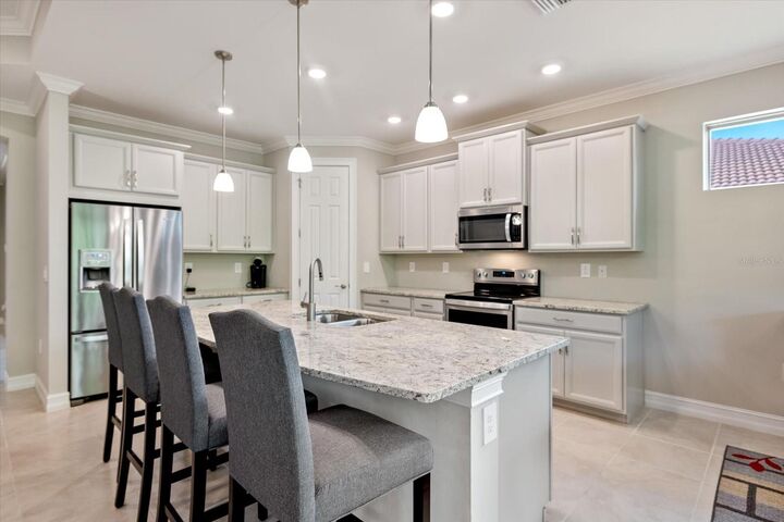 Property Photo:  520 Maraviya Boulevard  FL 34275 